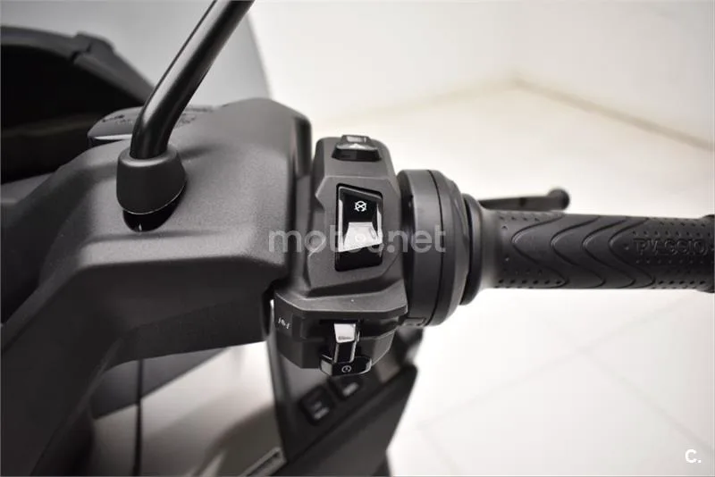 Piaggio MP3 530 Exclusive – Vista 14