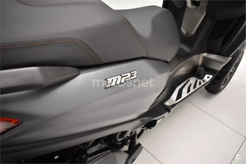 Piaggio MP3 530 Exclusive – Vista 9