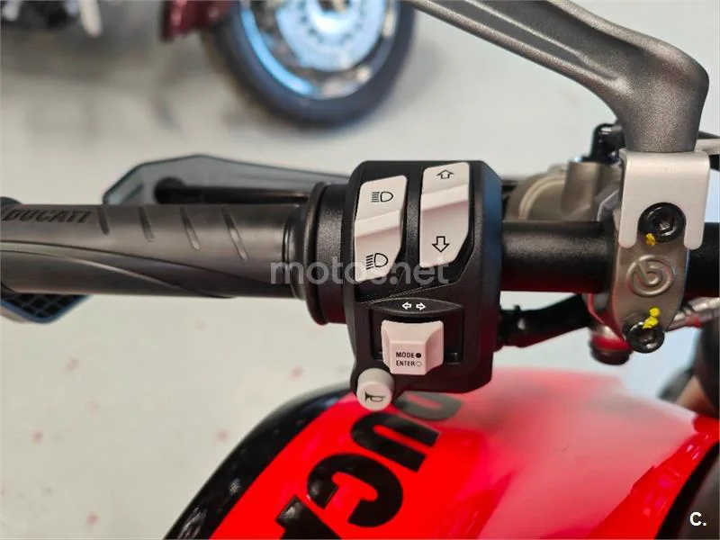 Ducati Monster – Vista 9
