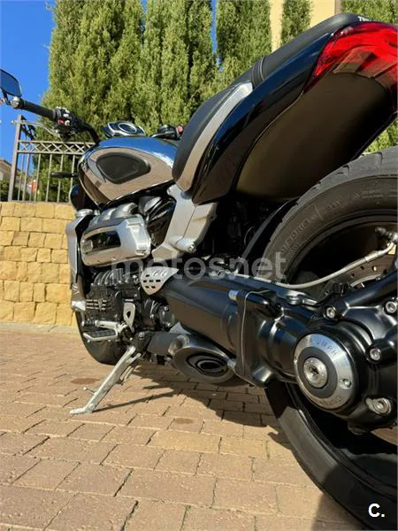 Triumph Rocket 3 – Vista 11