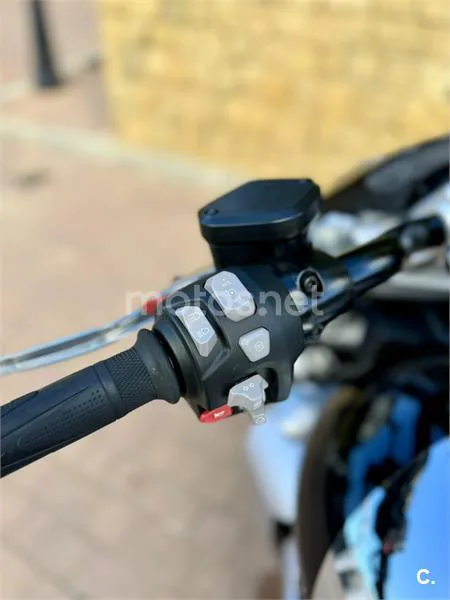 Triumph Rocket 3 – Vista 12