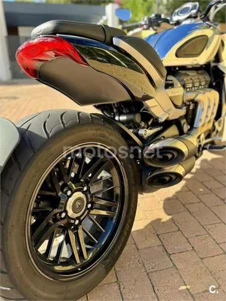 Triumph Rocket 3 – Vista 13