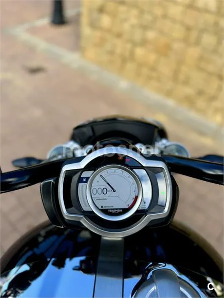 Triumph Rocket 3 – Vista 7