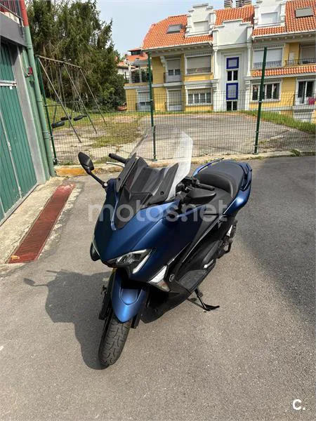 Yamaha TMAX – Vista 3