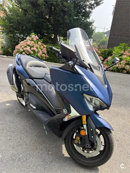 Yamaha TMAX – Vista 6