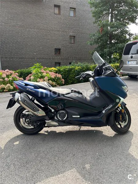 Yamaha TMAX – Vista 7