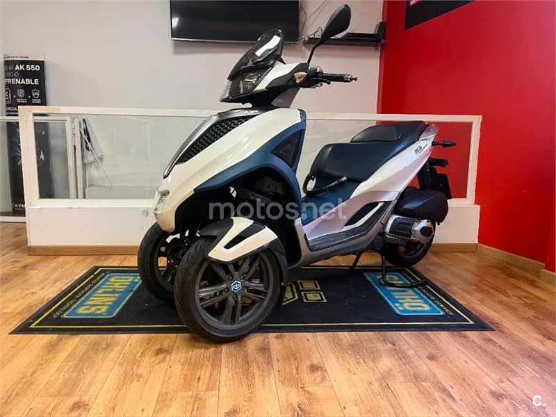Piaggio MP3 Yourban 300 – Vista 3