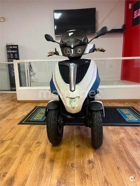 Piaggio MP3 Yourban 300 – Vista 4