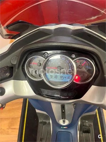 Piaggio MP3 Yourban 300 – Vista 6