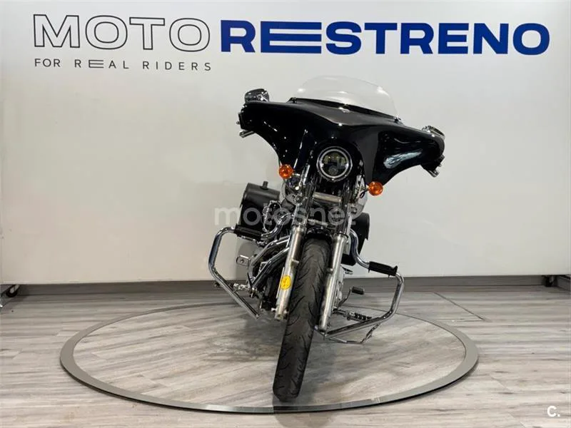 Harley-Davidson Dyna Super Glide – Vista 4