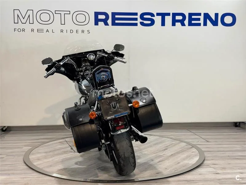 Harley-Davidson Dyna Super Glide – Vista 9