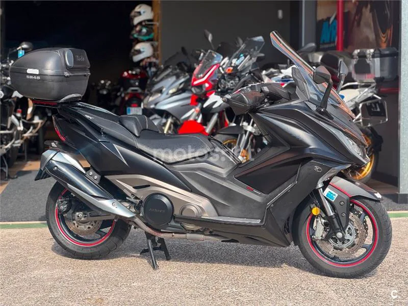 Kymco AK 550 – Vista 3