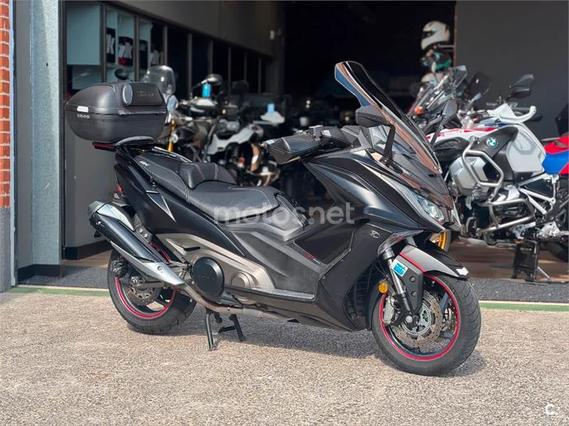 Kymco AK 550 – Vista 4