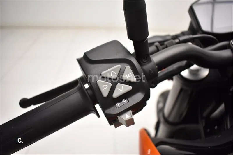 KTM 790 – Vista 14