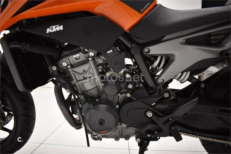 KTM 790 – Vista 9