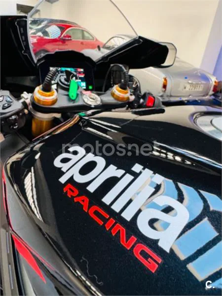 Aprilia RSV4 Factory – Vista 12