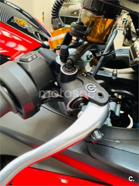 Aprilia RSV4 Factory – Vista 15