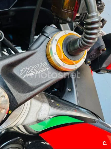 Aprilia RSV4 Factory – Vista 9