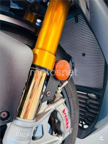 Aprilia RSV4 Factory – Vista 10