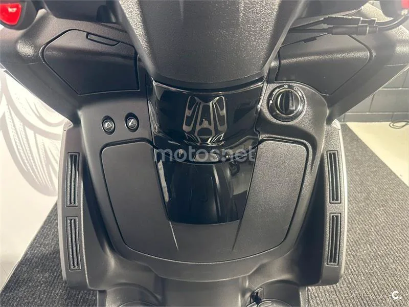 Peugeot Metropolis 400 – Vista 10