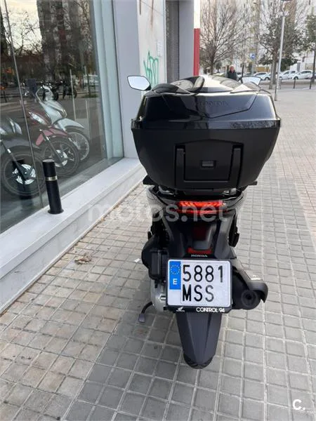 Honda SH125i – Vista 4