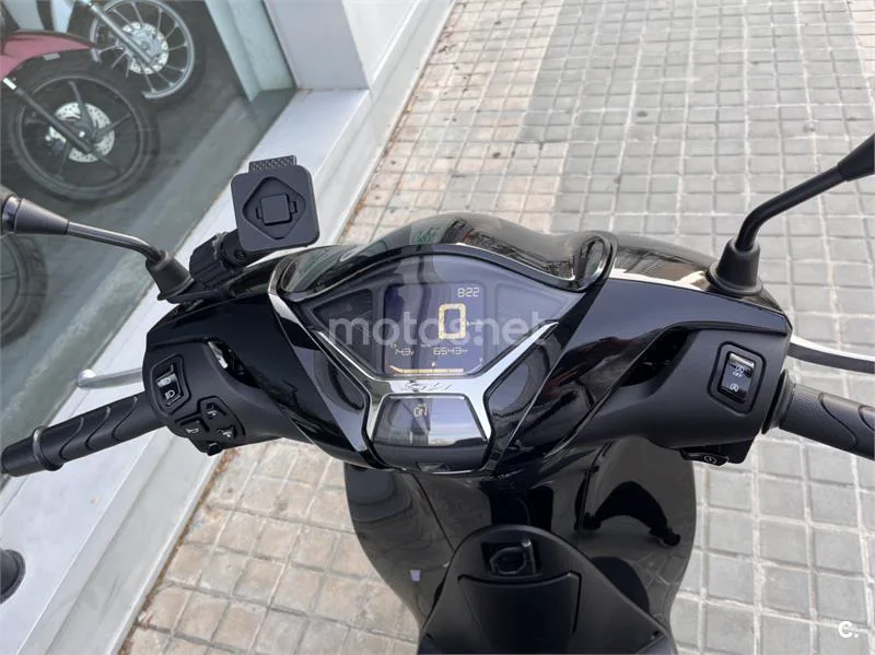 Honda SH125i – Vista 8