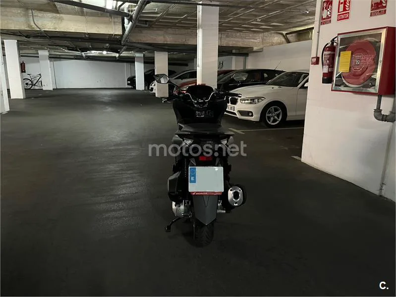 Honda PCX 125 – Vista 4