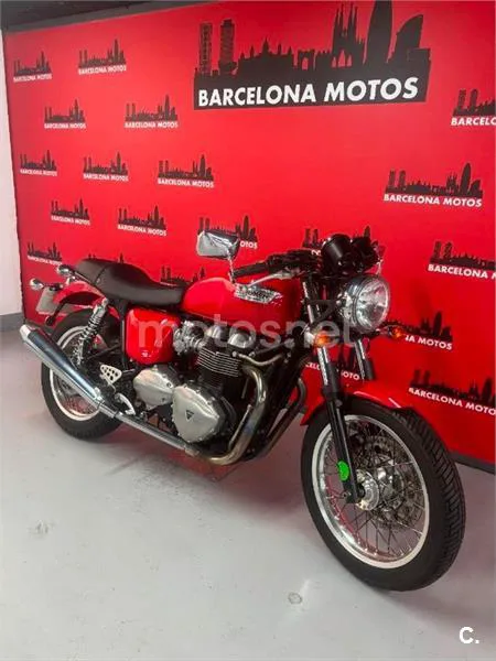 Triumph Thruxton EFI – Vista 3
