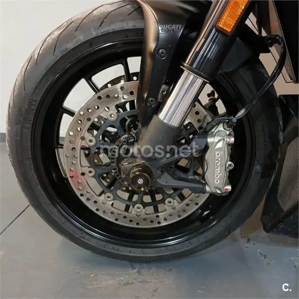 Ducati Diavel – Vista 8