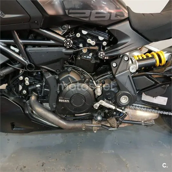 Ducati Diavel – Vista 9