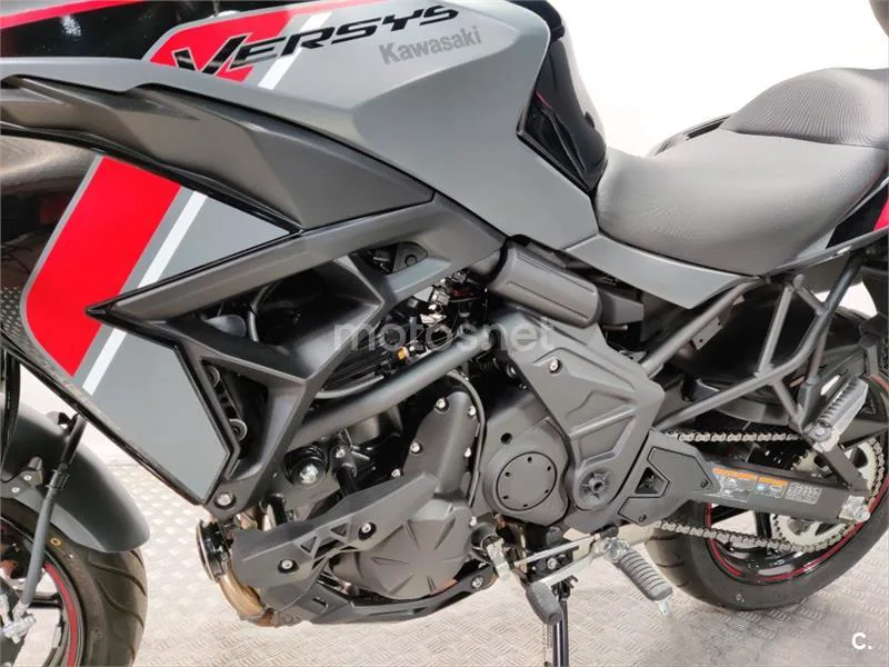 Kawasaki Versys – Vista 13