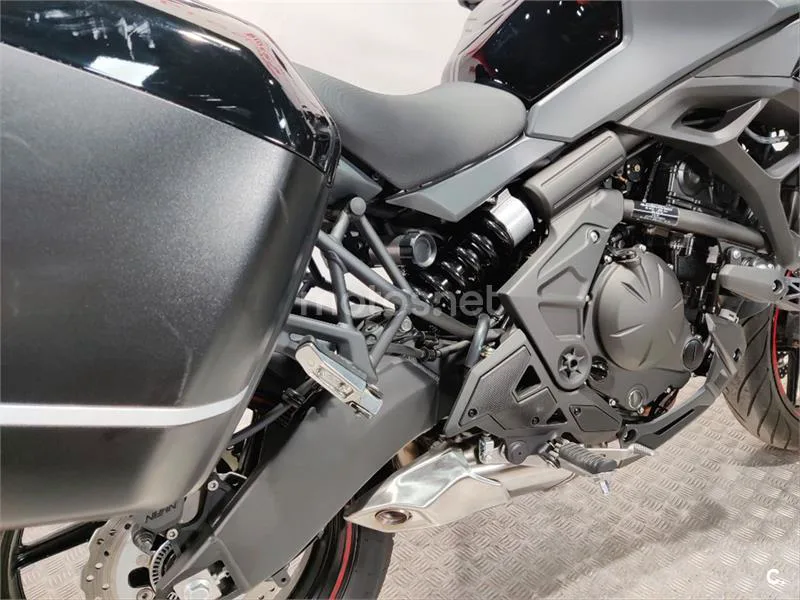 Kawasaki Versys – Vista 15