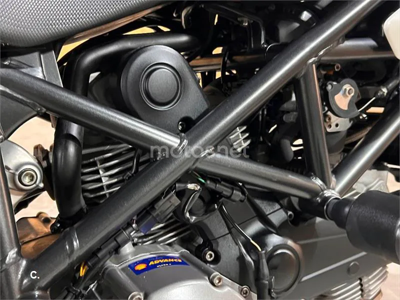 Ducati Hypermotard 796 – Vista 11