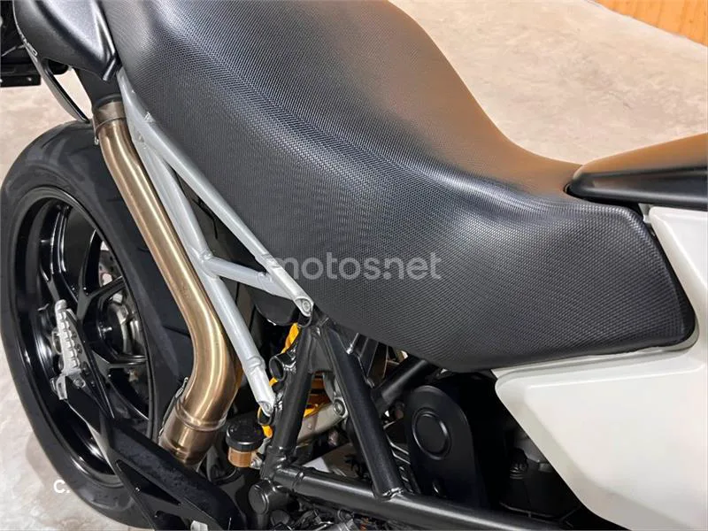 Ducati Hypermotard 796 – Vista 18