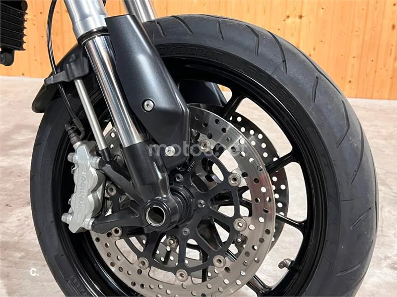 Ducati Hypermotard 796 – Vista 4