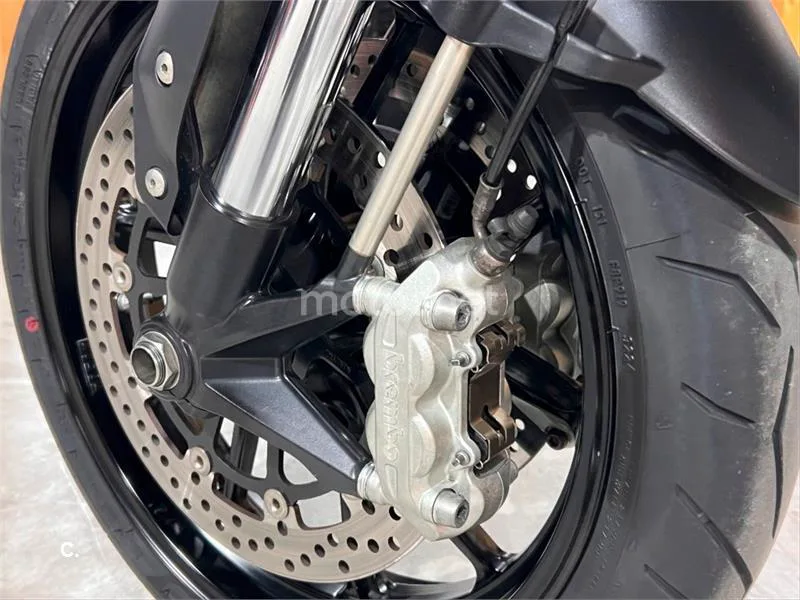 Ducati Hypermotard 796 – Vista 33
