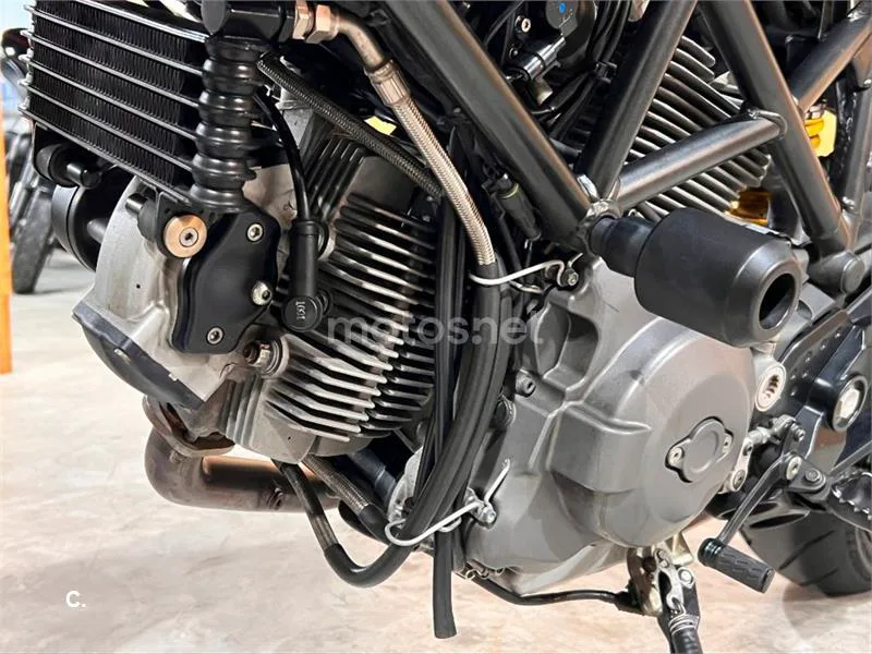 Ducati Hypermotard 796 – Vista 34