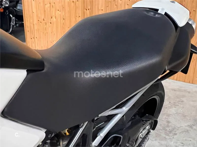 Ducati Hypermotard 796 – Vista 41