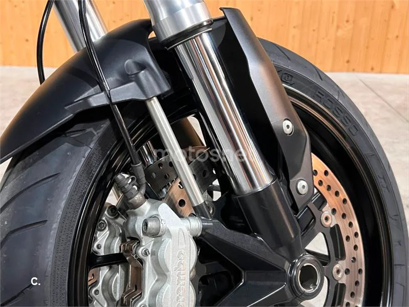 Ducati Hypermotard 796 – Vista 6