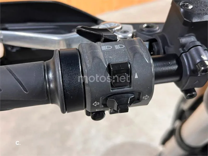 Ducati Hypermotard 796 – Vista 54