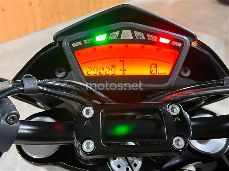 Ducati Hypermotard 796 – Vista 57