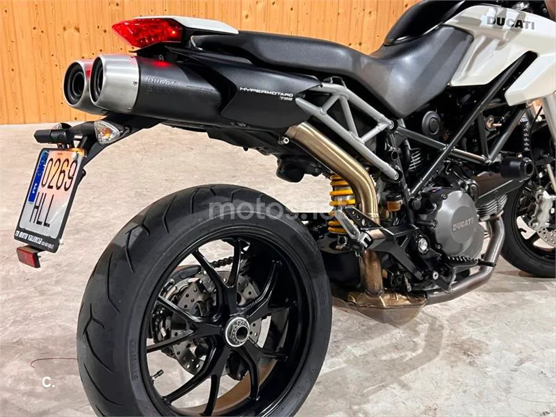 Ducati Hypermotard 796 – Vista 63