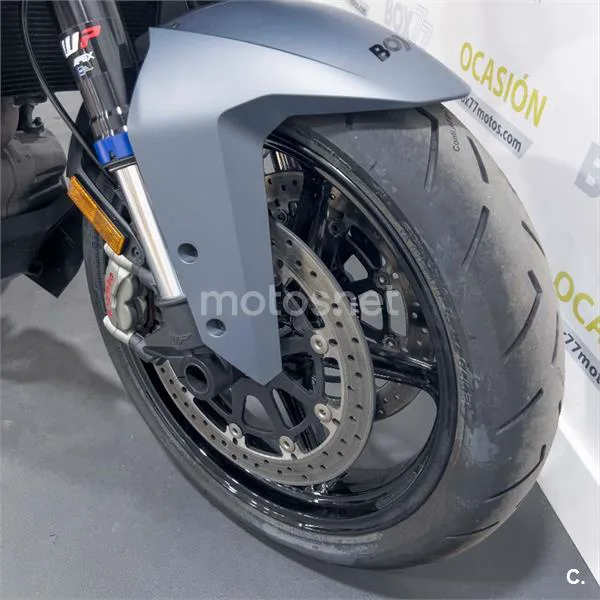 KTM 1290 Super Duke GT – Vista 12