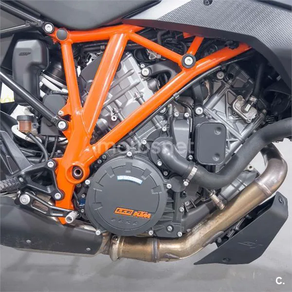 KTM 1290 Super Duke GT – Vista 27