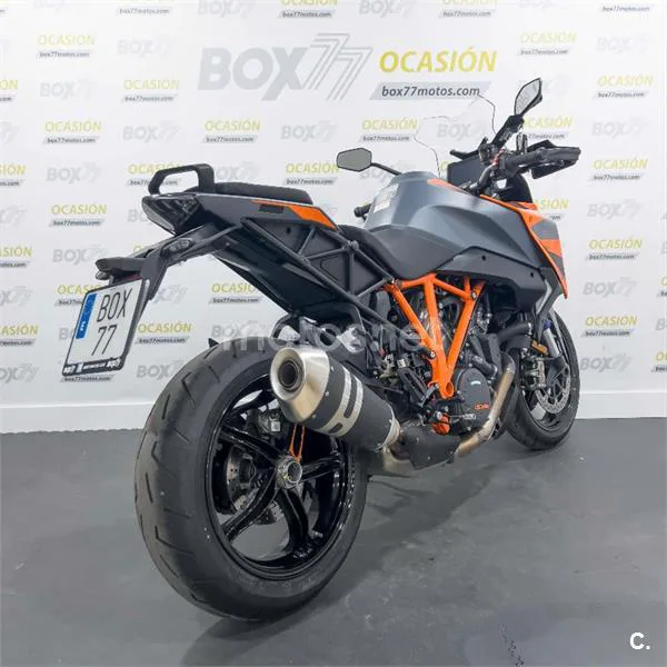 KTM 1290 Super Duke GT – Vista 6