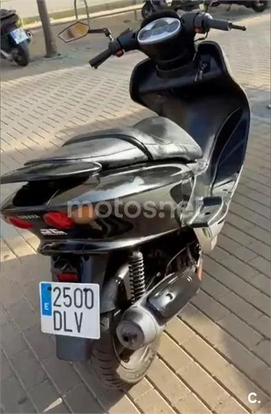 Yamaha YP Majesty 180 – Vista 3