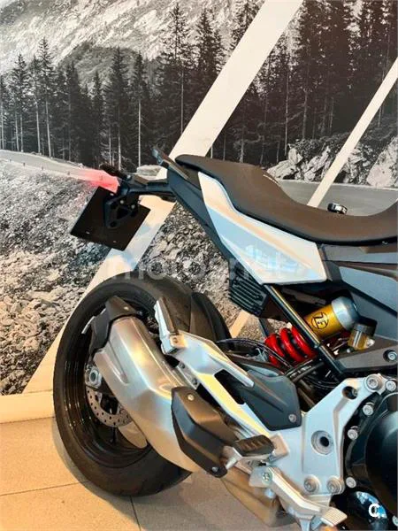 BMW F 900 R – Vista 4