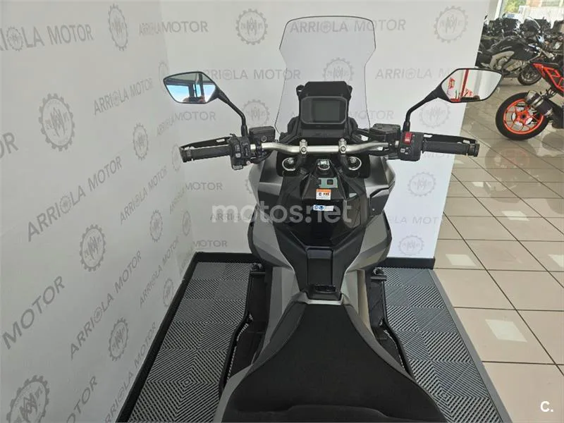 Honda X-ADV – Vista 8