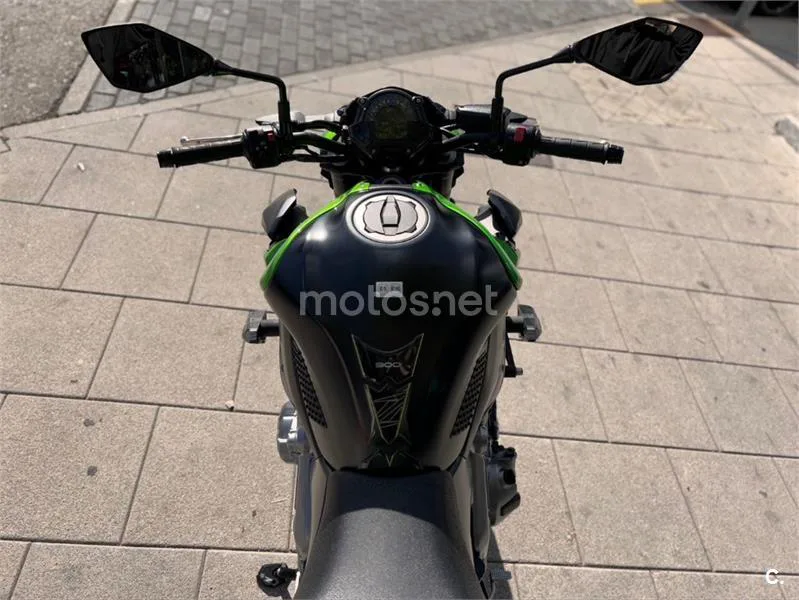 Kawasaki Z900 – Vista 13