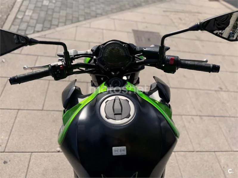Kawasaki Z900 – Vista 16